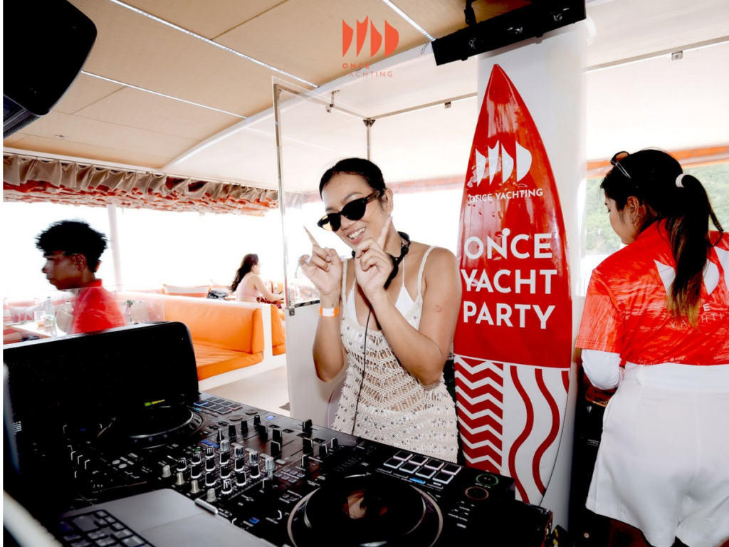 ล่องเรือปาร์ตี้พัทยา Chateau Party Yacht