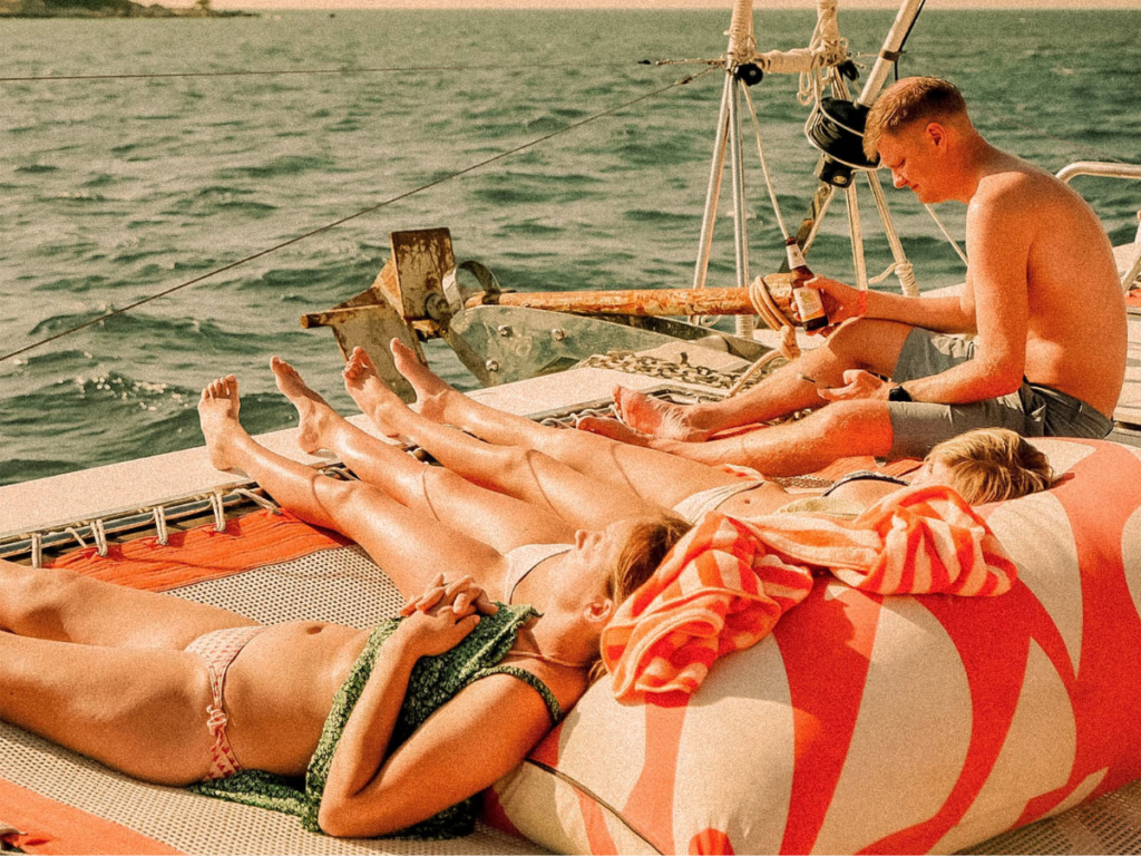 ล่องเรือปาร์ตี้พัทยา Chateau Party Yacht