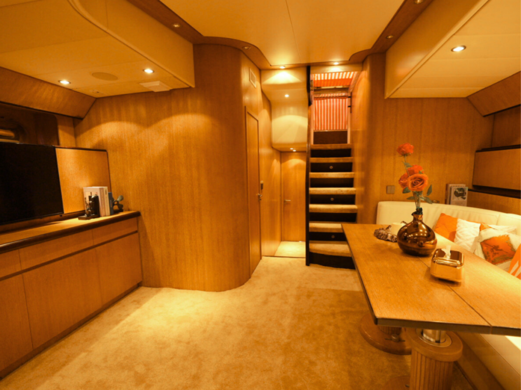 Motor Yacht Arno Leopard Cognac yacht 75 ft.