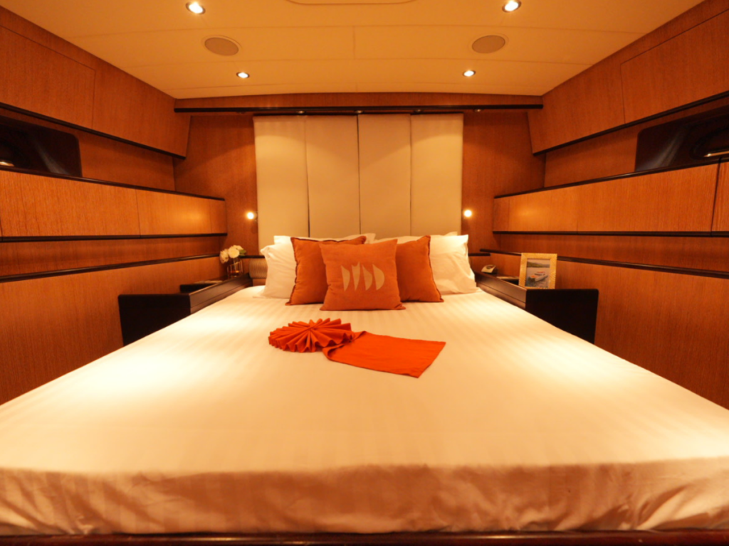 Motor Yacht Arno Leopard Cognac yacht 75 ft.