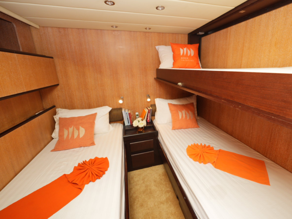 Motor Yacht Arno Leopard Cognac yacht 75 ft.