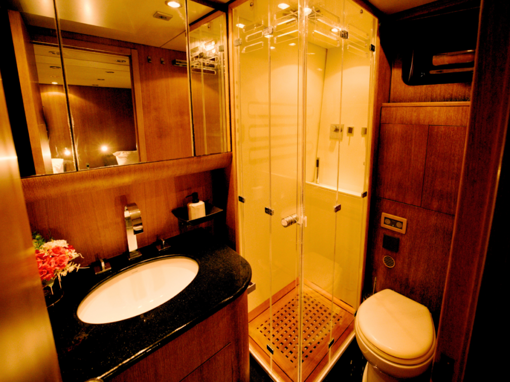 Motor Yacht Arno Leopard Cognac yacht 75 ft.