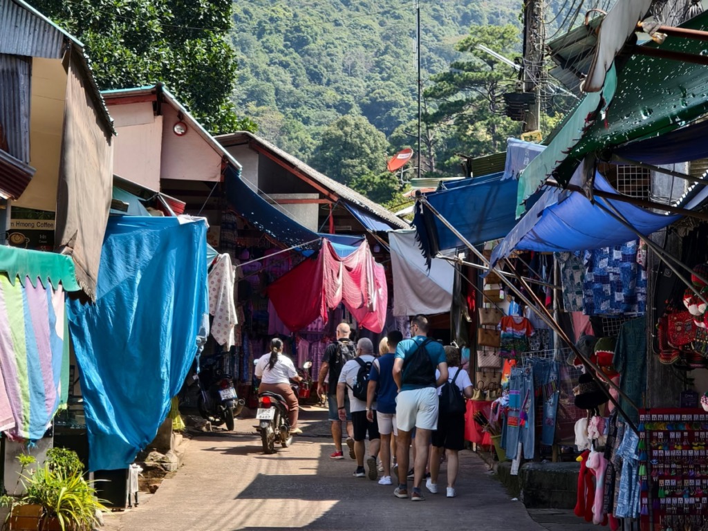 Tour Doi Suthep Temple & Hmong Village – Phuping Palace