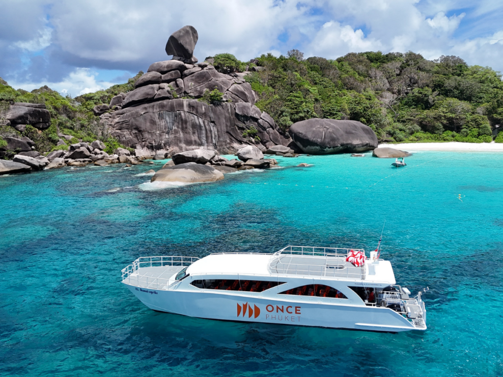 ทัวร์เกาะสิมิลัน Yacht ไปเช้า-เย็นกลับ (15 ตุลาคม 2026 ถึง 15 พฤษภาคม 2027 )