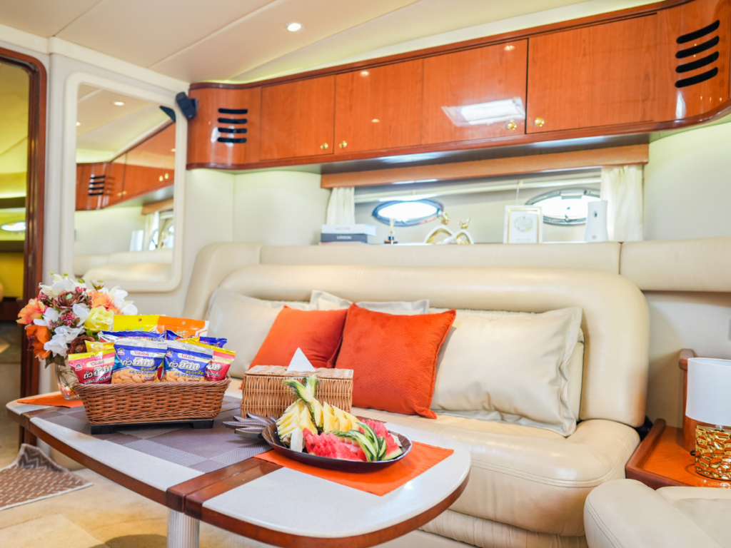 CapeMotor Yacht Searay Sundancer Vodka – 46 ft.