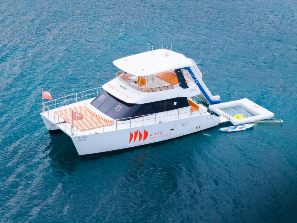 Power Catamaran Whisky – Floeth yacht 48 ft.