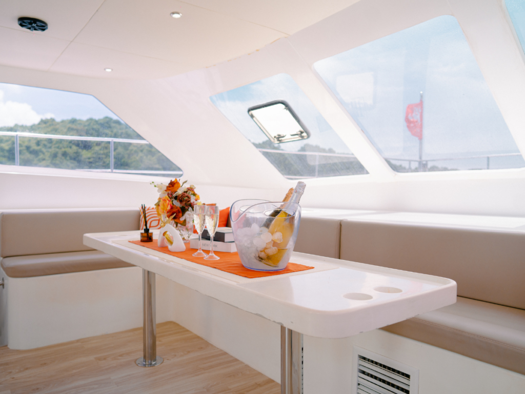 Power Catamaran Whisky – Floeth yacht 48 ft.