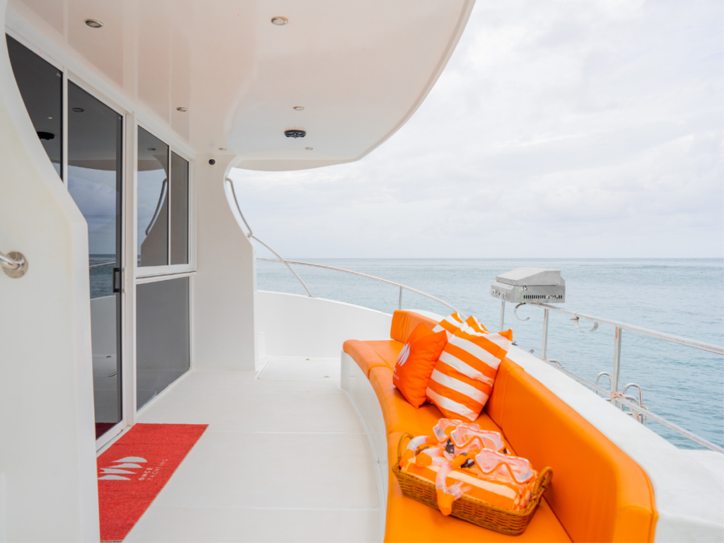 Power Catamaran Whisky – Floeth yacht 48 ft.