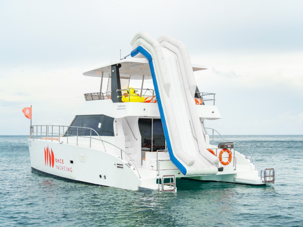 Power Catamaran Whisky – Floeth yacht 48 ft.