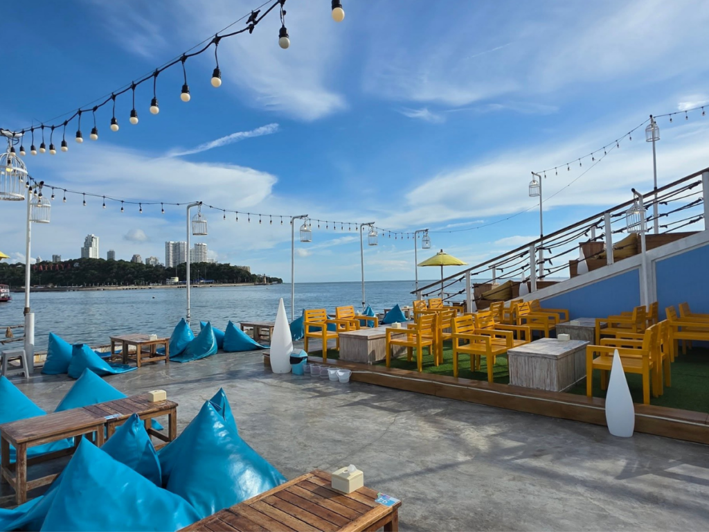Tappia Floating Cafe Pattaya
