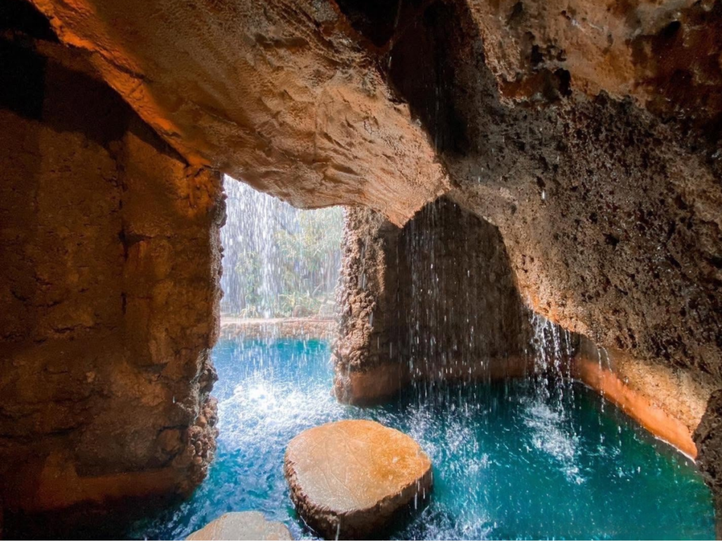 Half day tour to Sticky Waterfall + Dantewada (Minimum 2 pax)