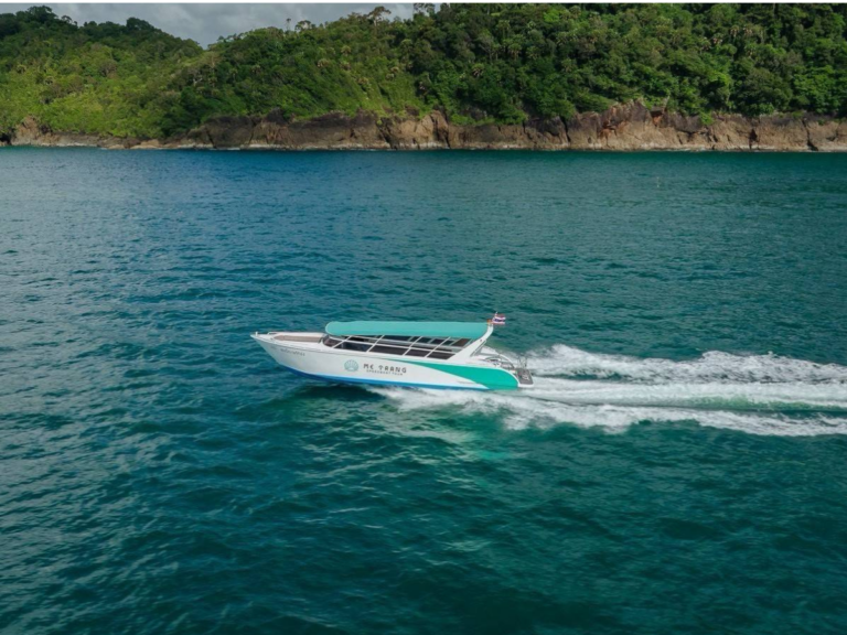 Private Speedboat to Surin Islands ไพรเวทเรือสปีดโบ๊ดเกาะสุรินทร์
