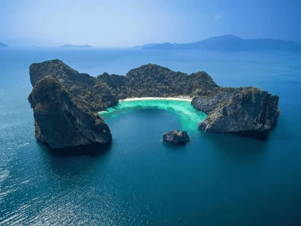 A :Cocks Comb Island เกาะหัวใจมรกต – ทะเลเมียนมา (SpeedBoat)